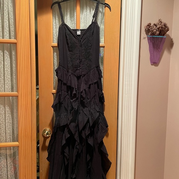 VENUS Dresses & Skirts - Women’s Venus Black Ruffled Gypsy Dress XS